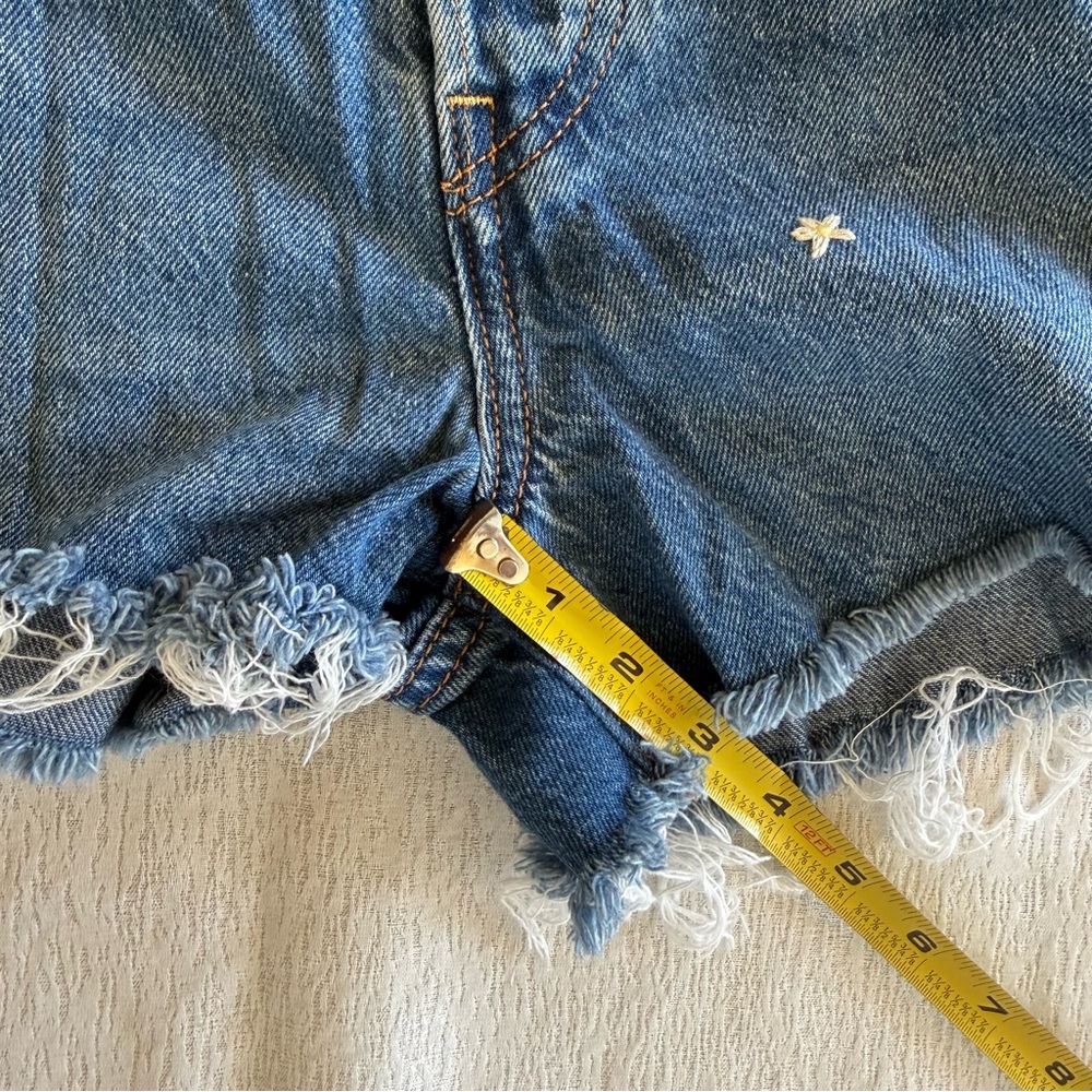 Levis Premium Womens Size W25 Ribcage Daisy Embroidered Denim Shorts - Picture 11 of 16